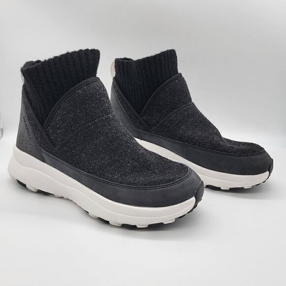 Merrell Cloud Renew Bluff Black Mid Height Pull On Winter Comfort Boot - Picture 1 of 11